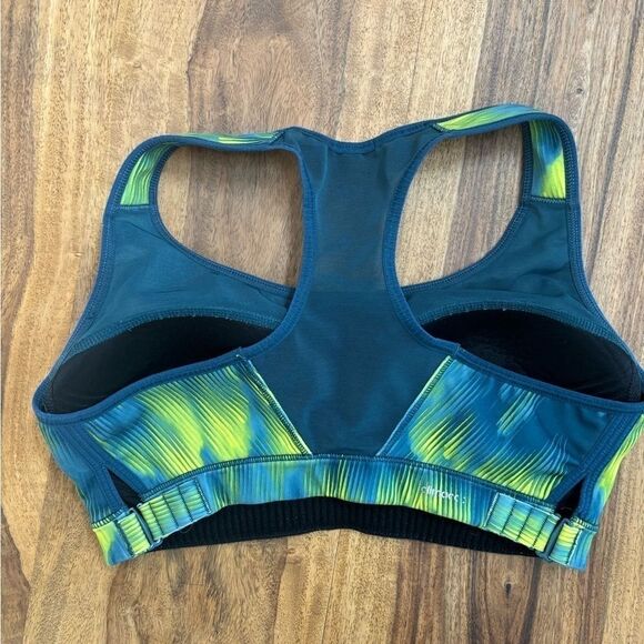 adidas Utility Green Racer Back Sports Bra top - Picture 8 of 9